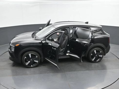 Used 2025 Nissan Kicks SR AWD/4WD image 46