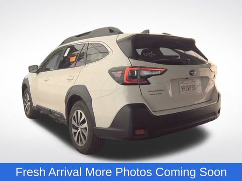 Used 2025 Subaru Outback Premium image 8
