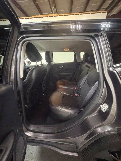 Used 2020 Jeep Compass Latitude AWD/4WD image 24