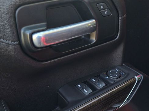 Used 2021 Chevrolet Silverado 1500 LT Trail Boss image 26