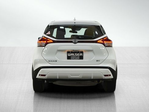 Used 2024 Nissan Kicks SV FWD image 4