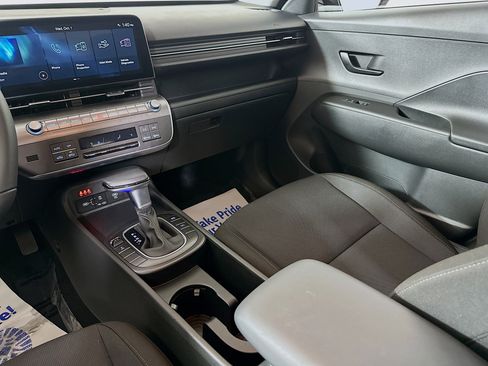Used 2025 Hyundai Kona SEL image 21