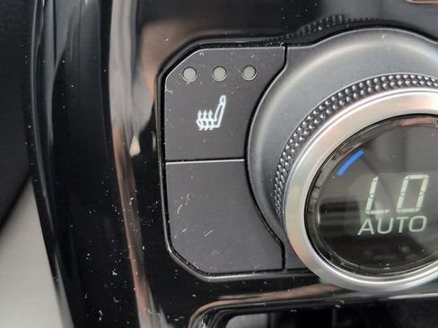Used 2023 Toyota Highlander XLE FWD image 23
