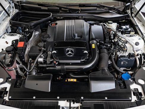 Used 2015 Mercedes-Benz SLK 250 image 36