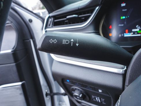 Used 2024 Jeep Grand Cherokee Overland w/ Advanced Protech Group III image 24