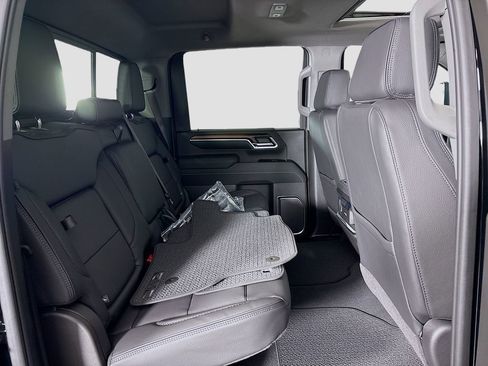 New 2025 GMC Sierra 3500 Denali w/ Denali Reserve Package image 28