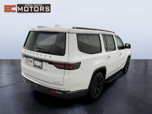 Used 2022 Jeep Wagoneer Series II w/ Convenience Group I AWD/4WD image 8