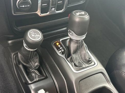 Certified 2024 Jeep Wrangler Sahara w/ Technology Group image 31