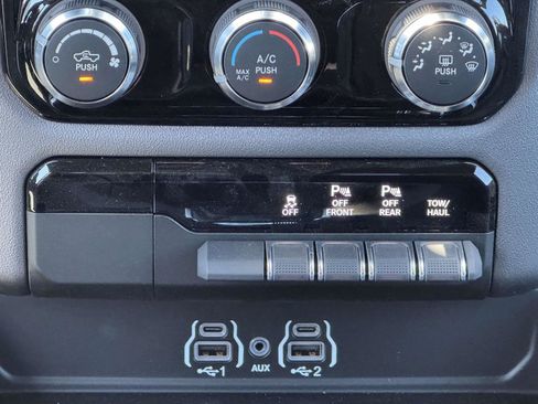New 2026 RAM 1500 Express AWD/4WD image 6