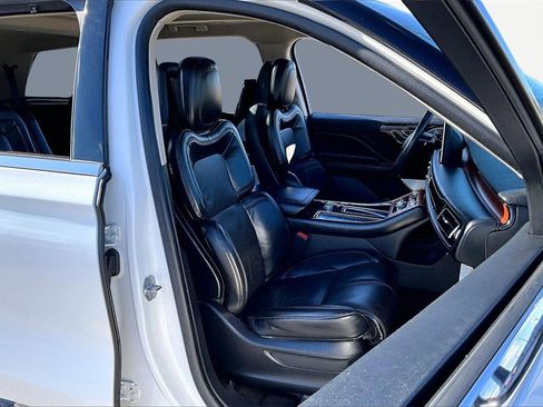 Used 2020 Lincoln Aviator Reserve w/ Equipment Group 202A image 7