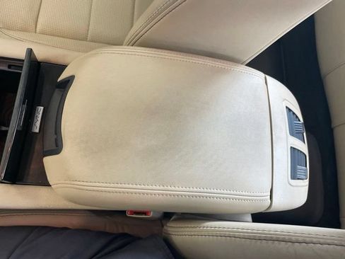 Used 2018 Ford Taurus Limited w/ Driver Assist Package FWD image 29