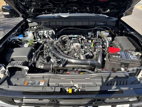 New 2025 Ford Bronco Outer Banks w/ Sasquatch Package image 17