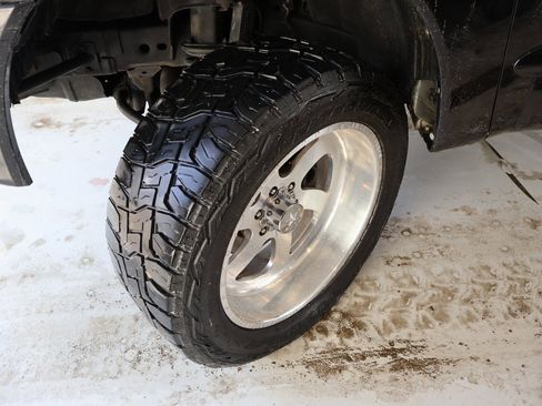 Used 2010 Nissan Titan SE w/ SE Value Truck Pkg image 34