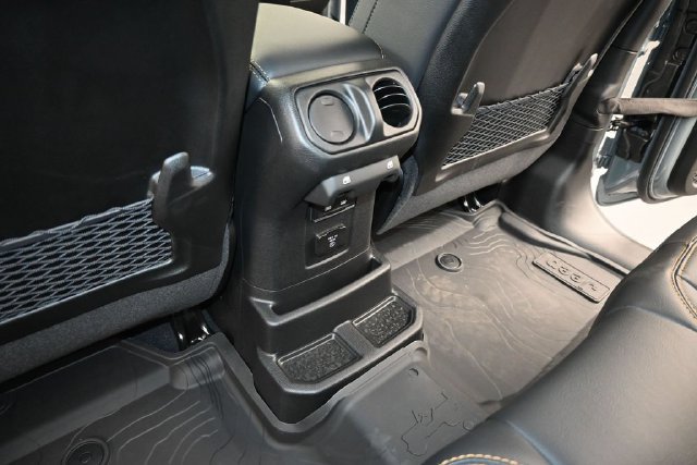 New 2026 Jeep Wrangler Unlimited Sahara w/ Safety Group AWD/4WD image 27