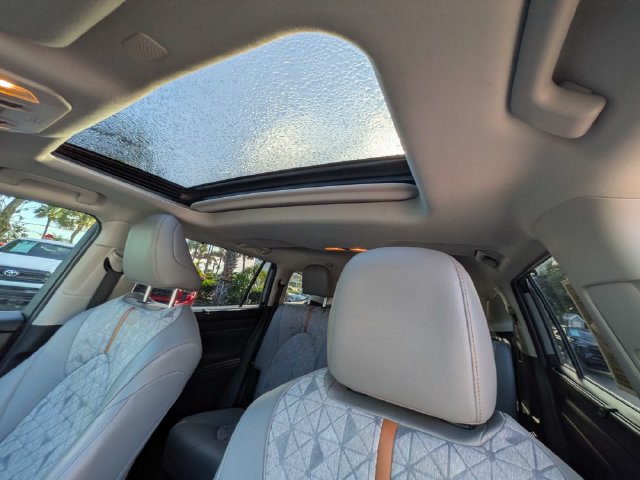 Used 2022 Toyota Highlander Bronze Edition FWD image 21