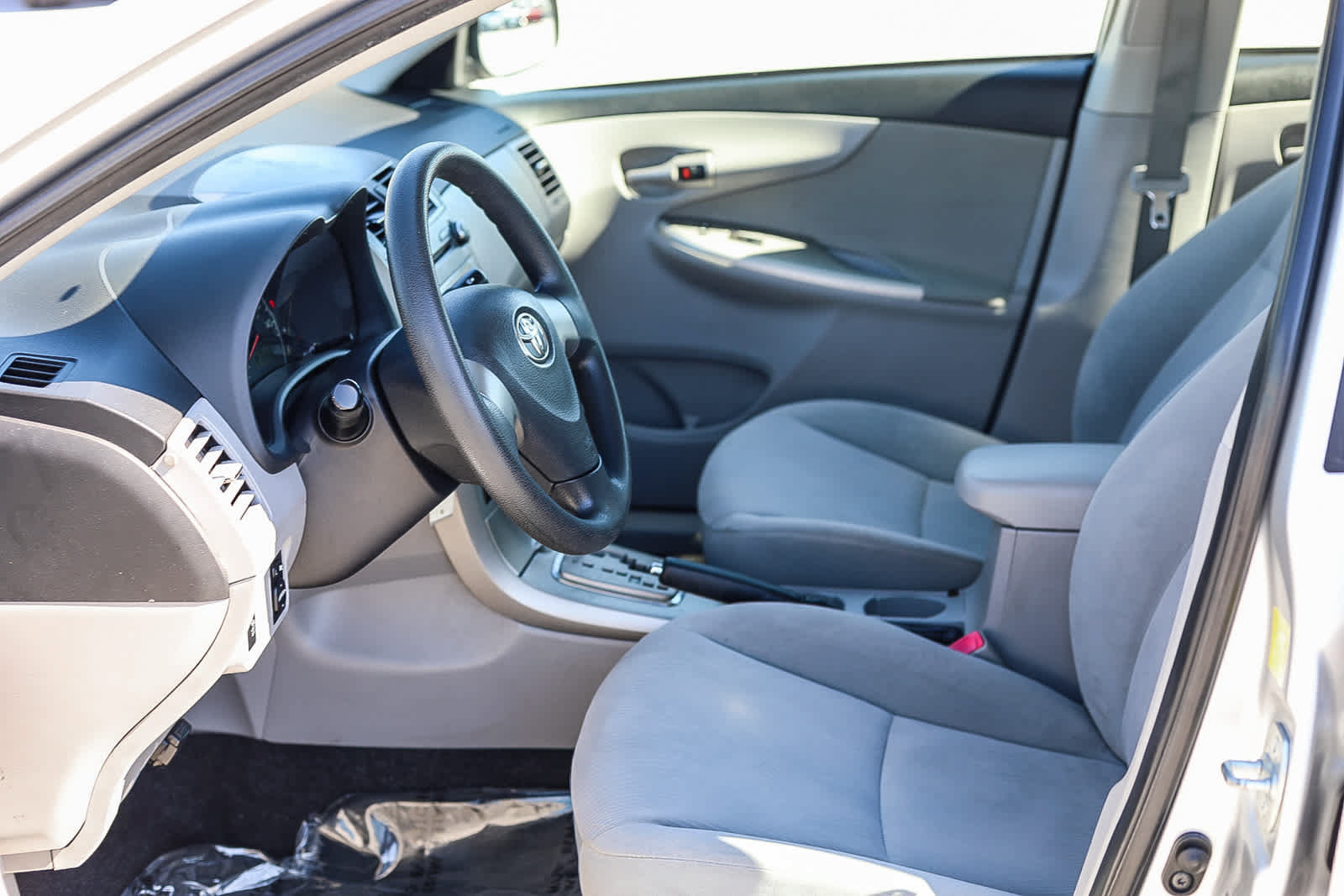 Used 2011 Toyota Corolla LE FWD image 17