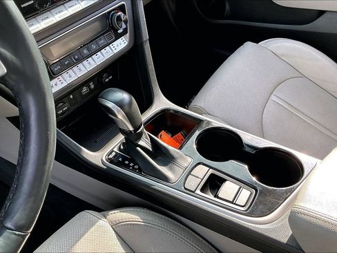 Used 2018 Hyundai Sonata Limited image 15