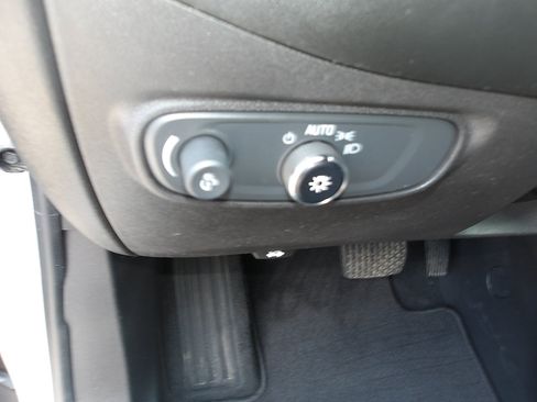 Used 2022 Chevrolet Equinox LT AWD/4WD image 16