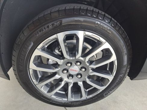 Used 2021 GMC Acadia Denali w/ Denali Ultimate Package AWD/4WD image 21