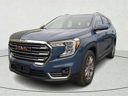 Used 2024 GMC Terrain SLT image 3