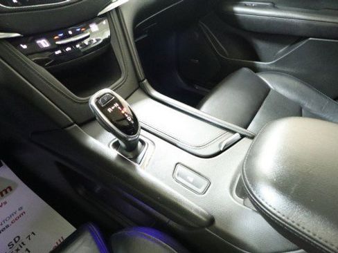 Used 2017 Cadillac XT5 Luxury w/ Driver Awareness Package image 20