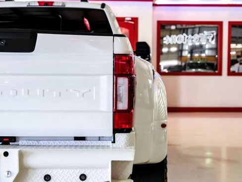 Used 2022 Ford F350 Lariat w/ Lariat Ultimate Package AWD/4WD image 62
