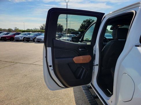 Used 2024 GMC Canyon AT4 w/ AT4 Premium Package image 28