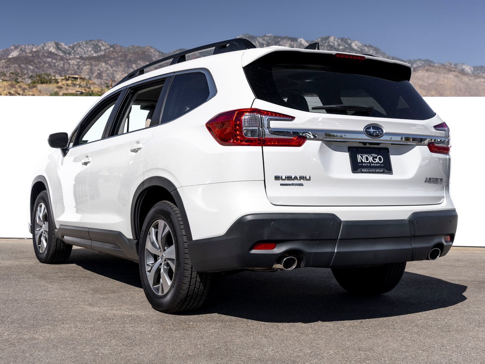 Used 2023 Subaru Ascent Premium w/ Convenience Package AWD/4WD image 4