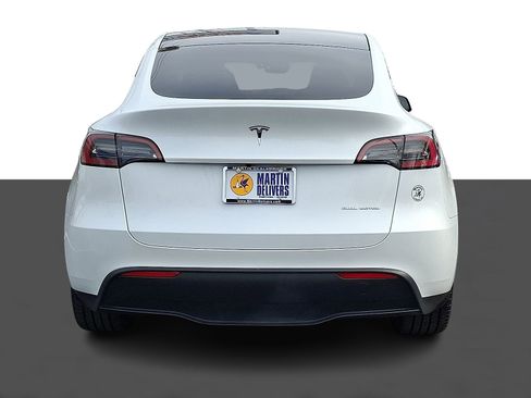 Used 2023 Tesla Model Y Long Range image 5