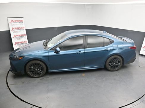 Used 2025 Toyota Camry SE w/ Convenience Package image 13