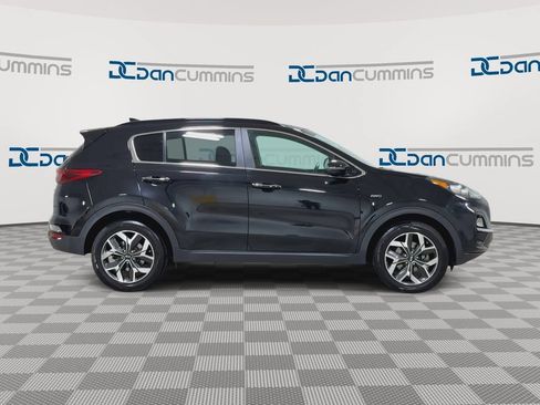 Used 2022 Kia Sportage EX AWD/4WD image 9