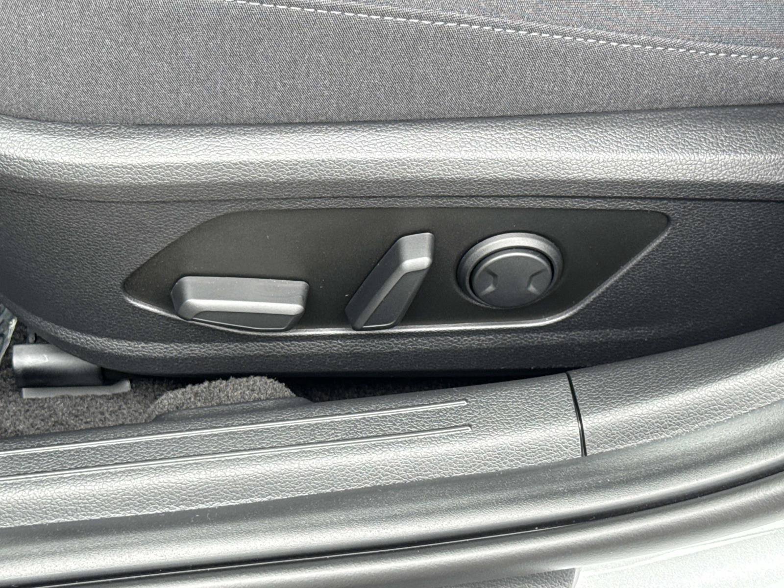 Certified 2025 Hyundai Sonata SEL FWD image 17
