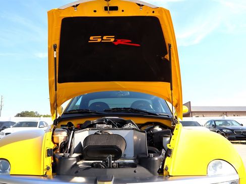 Used 2003 Chevrolet SSR w/ Preferred Equipment Group image 68