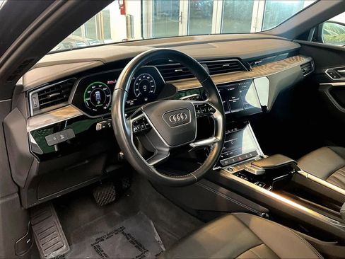 Used 2023 Audi e-tron Premium w/ Convenience Plus Package image 17