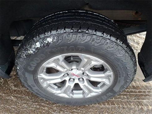 Used 2022 GMC Sierra 1500 SLT w/ SLT Convenience Package image 21