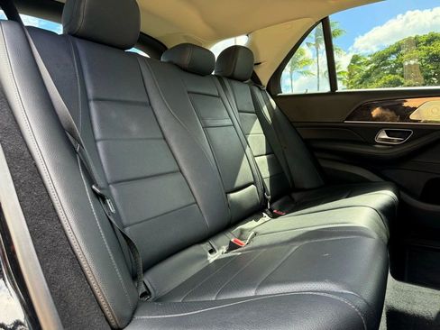 Used 2020 Mercedes-Benz GLE 450 4MATIC w/ Premium Package image 12