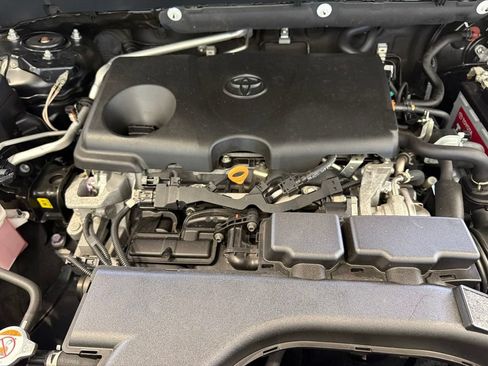 Certified 2021 Toyota RAV4 LE FWD image 32