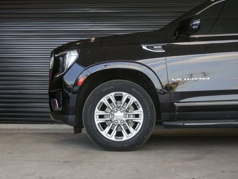 Used 2023 GMC Yukon SLT w/ SLT Luxury Package RWD image 14
