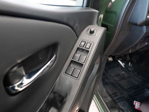 Used 2024 Nissan Frontier SL w/ Technology Package image 7