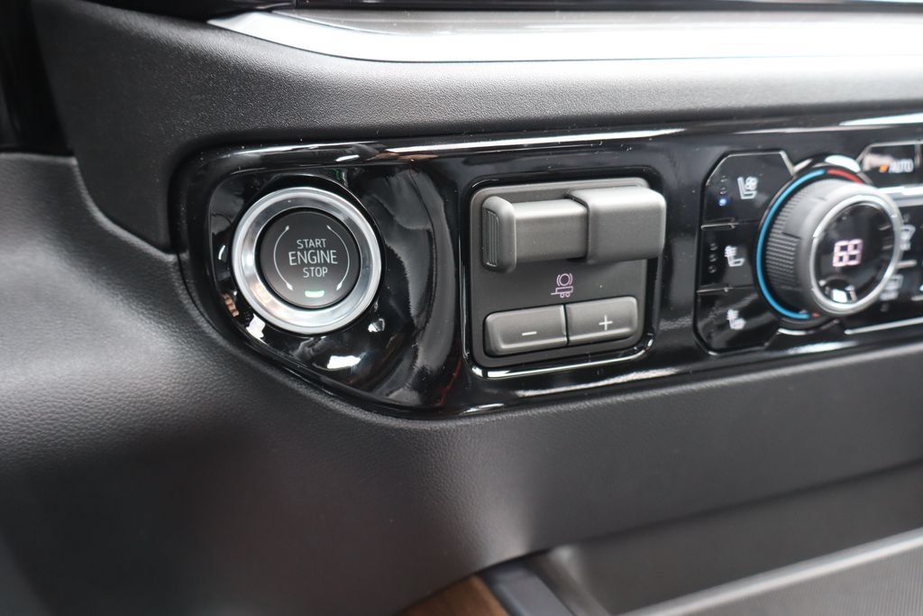 New 2026 Chevrolet Silverado 3500 High Country w/ Technology Package AWD/4WD image 12