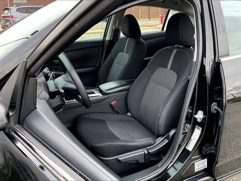 Used 2024 Nissan Sentra SV image 23