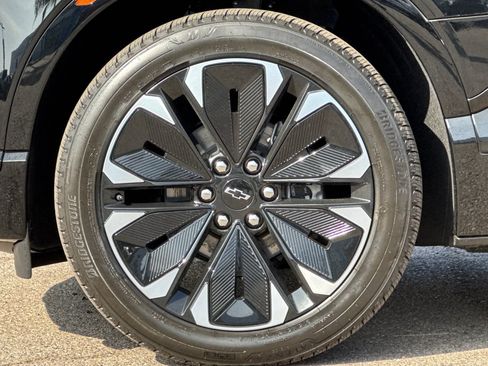 New 2025 Chevrolet Blazer EV RS image 25