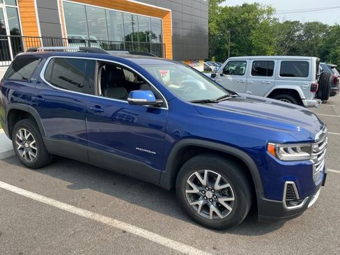 Used 2023 GMC Acadia SLT w/ Preferred Package AWD/4WD image 1