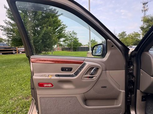 Used 1999 Jeep Grand Cherokee Limited image 9