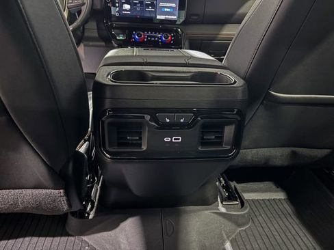 Used 2024 GMC Sierra 2500 AT4 w/ Technology Package AWD/4WD image 22