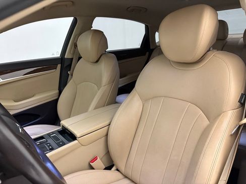 Used 2019 Genesis G80 3.8 RWD image 28