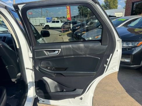 Used 2019 Ford Edge SEL w/ Equipment Group 201A FWD image 13