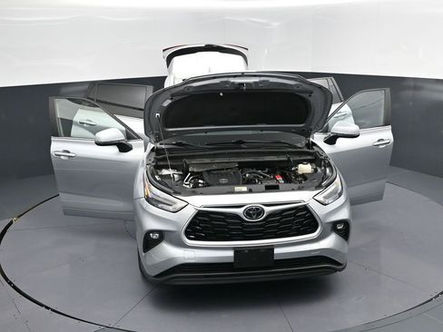 Used 2023 Toyota Highlander XLE image 55