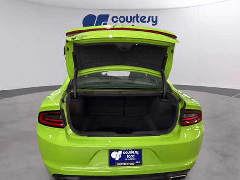 Used 2023 Dodge Charger SXT RWD image 9