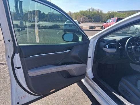 Used 2018 Toyota Camry XLE w/ Driver Assist Package image 3